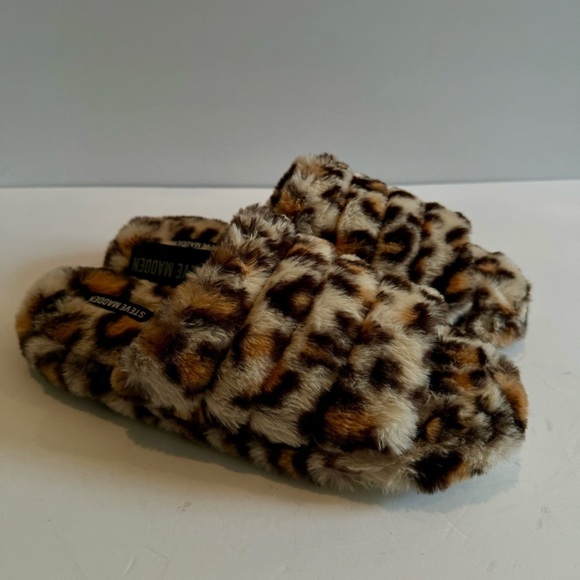 Steve Madden Fuzzy Leopard Slippers Women size XL (9-10) - Picture 3 of 7